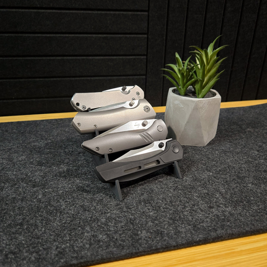 Parabola IV | Curved 4-Knife Display Stand